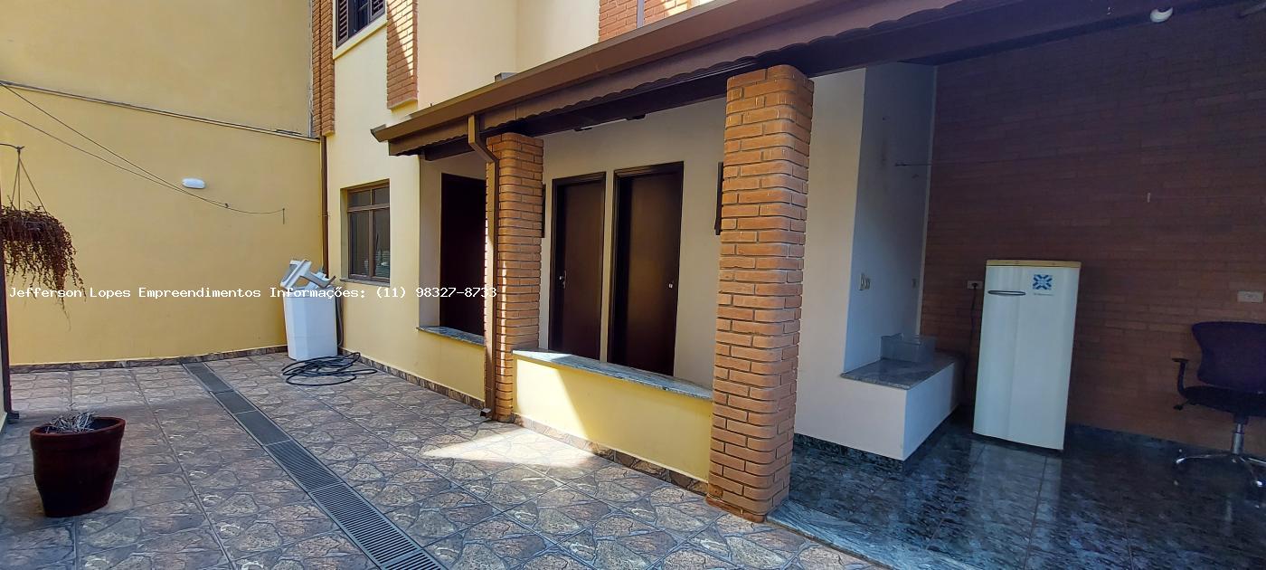 Casa à venda com 3 quartos, 300m² - Foto 7