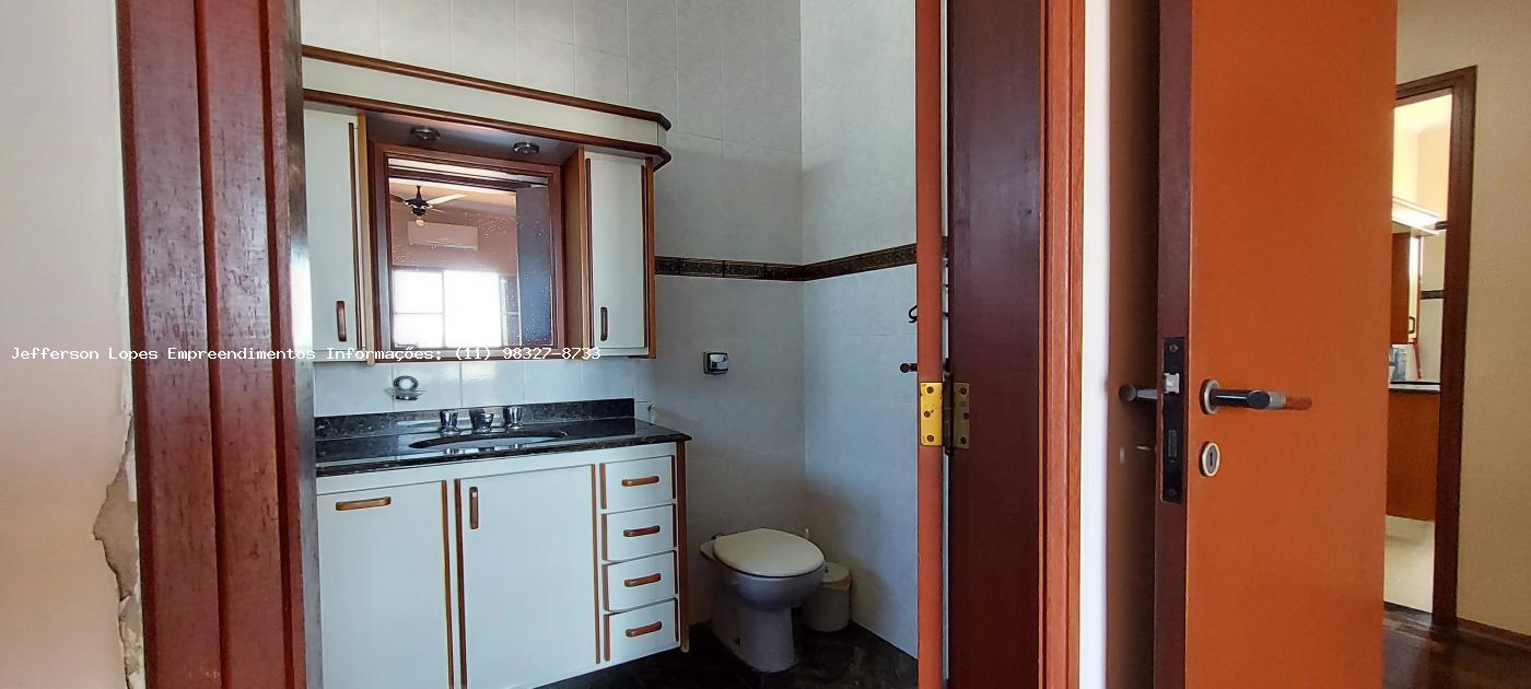 Casa à venda com 3 quartos, 300m² - Foto 17