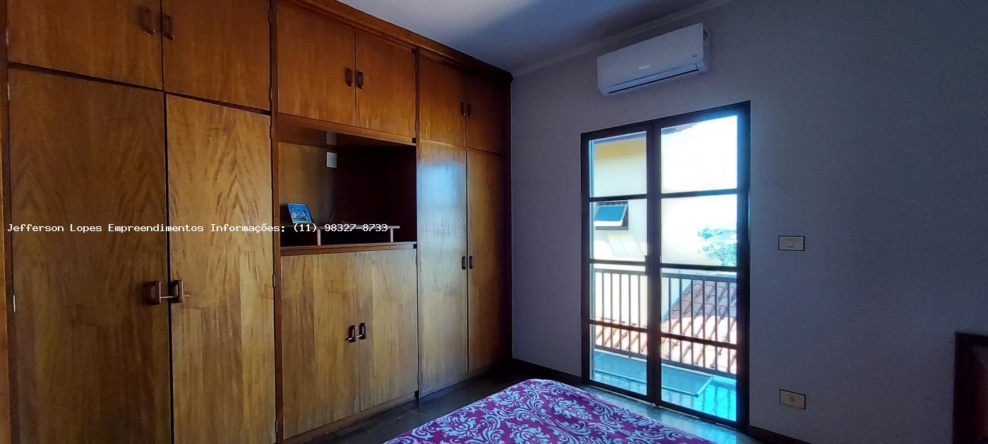 Casa à venda com 3 quartos, 300m² - Foto 18