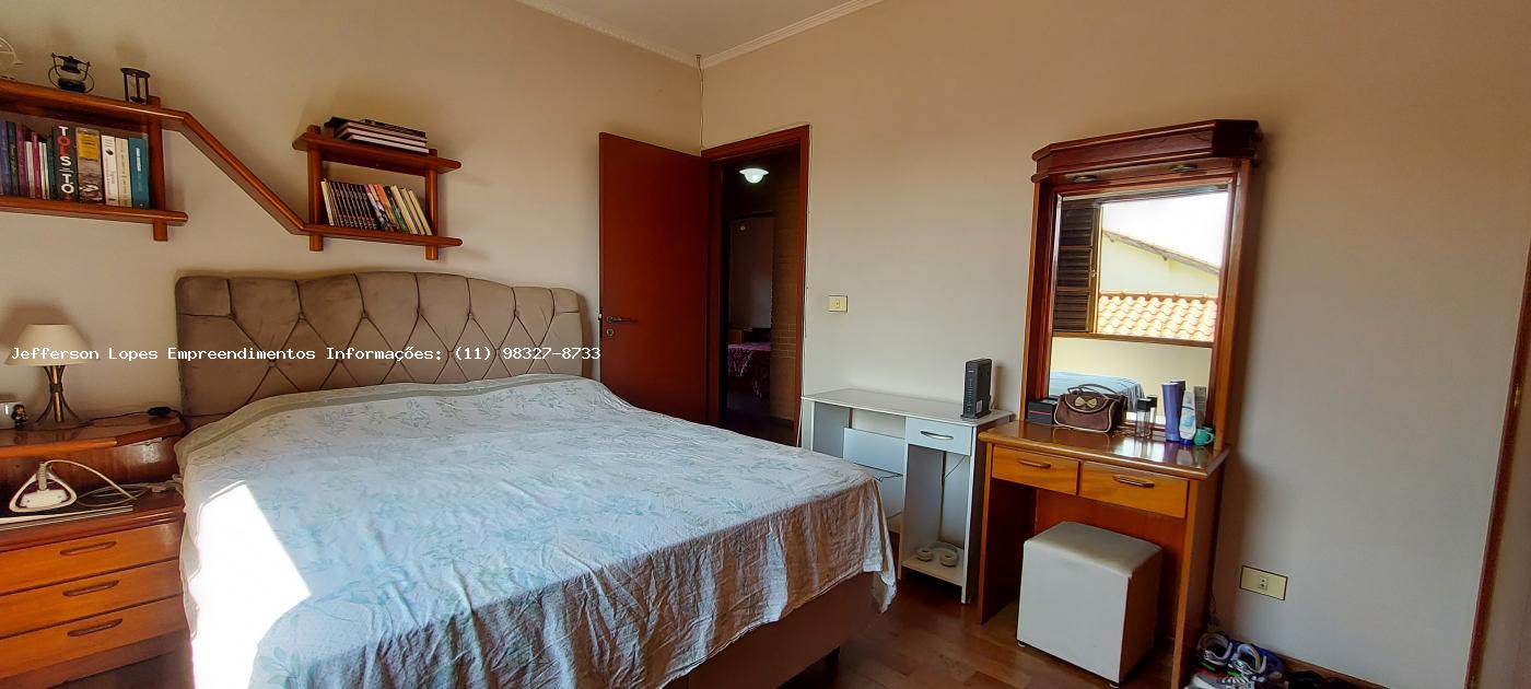 Casa à venda com 3 quartos, 300m² - Foto 24