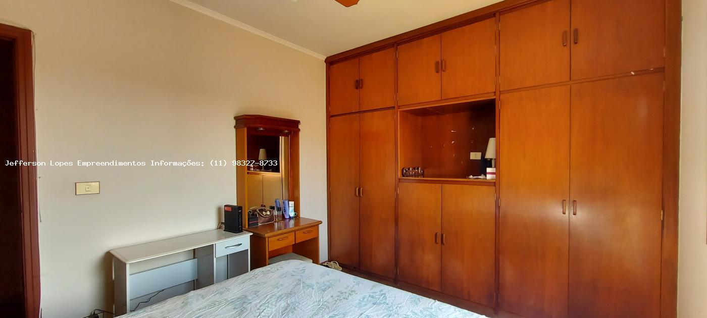 Casa à venda com 3 quartos, 300m² - Foto 25