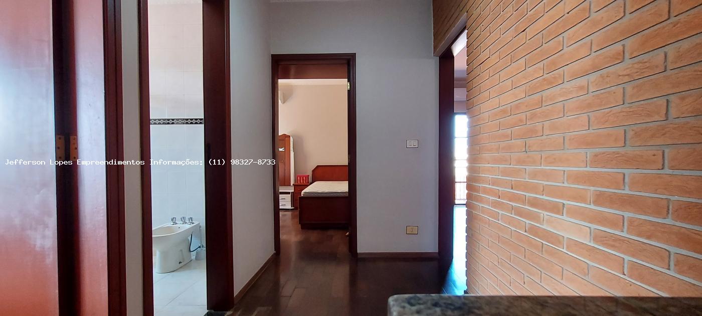 Casa à venda com 3 quartos, 300m² - Foto 37