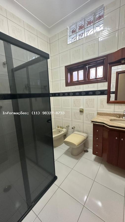 Casa para alugar com 3 quartos, 375m² - Foto 15