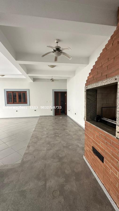 Casa para alugar com 3 quartos, 375m² - Foto 18