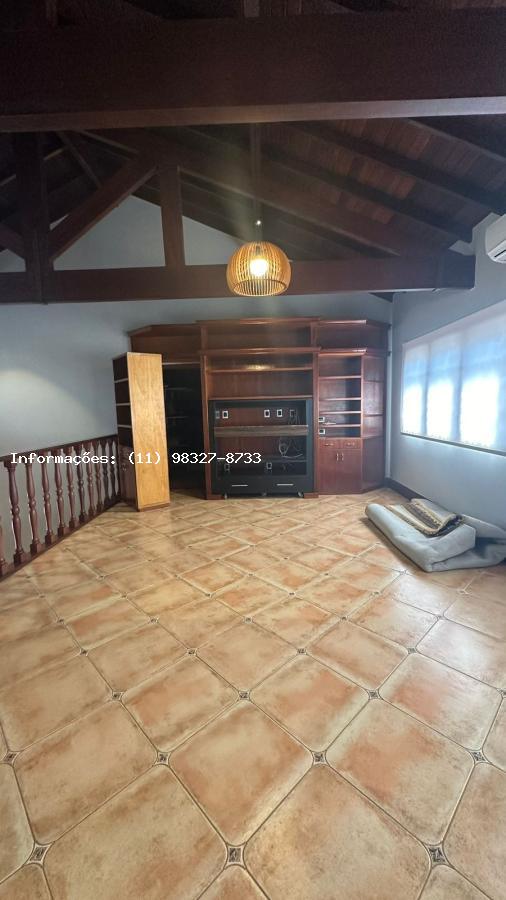 Casa para alugar com 3 quartos, 375m² - Foto 23