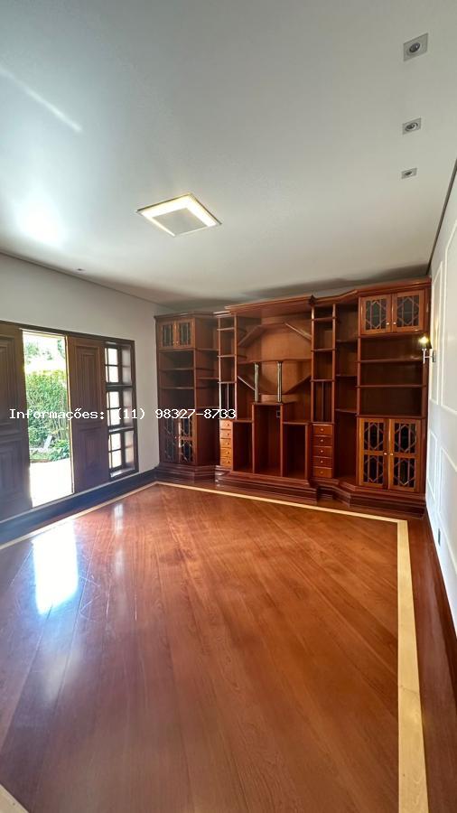 Casa para alugar com 3 quartos, 375m² - Foto 28