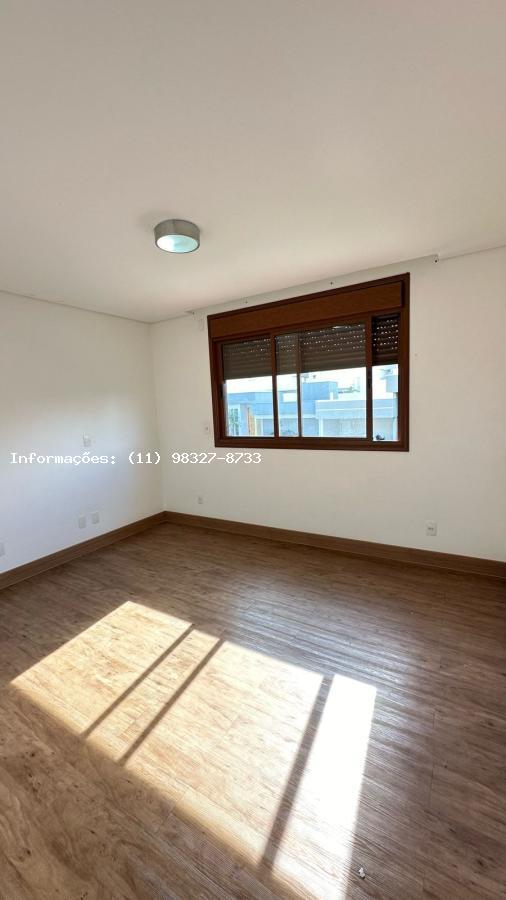 Casa para alugar com 5 quartos, 340m² - Foto 9