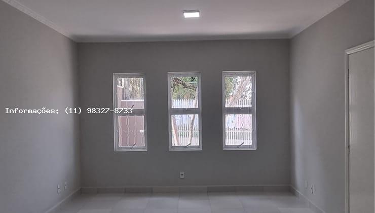 Casa para alugar com 3 quartos, 250m² - Foto 8