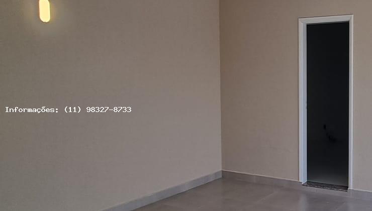 Casa para alugar com 3 quartos, 250m² - Foto 11