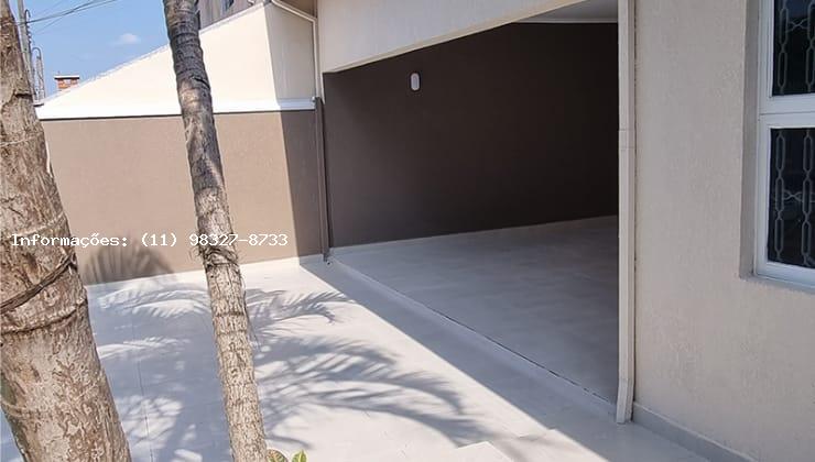 Casa para alugar com 3 quartos, 250m² - Foto 2