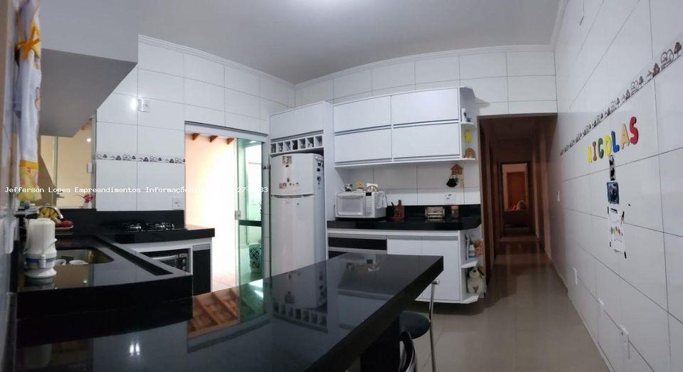 Casa à venda com 3 quartos, 175m² - Foto 5