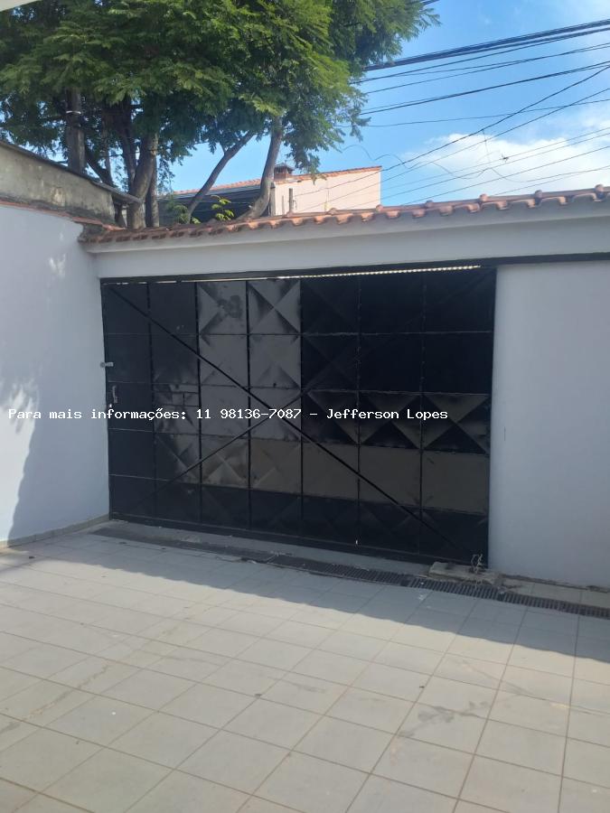 Casa para alugar com 2 quartos, 250m² - Foto 10