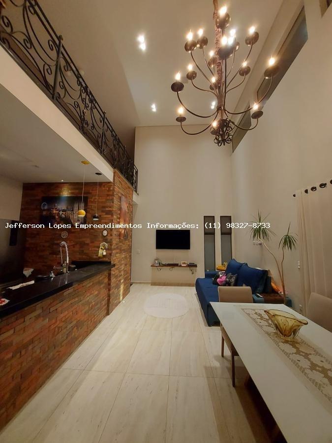 Casa à venda com 2 quartos, 185m² - Foto 3