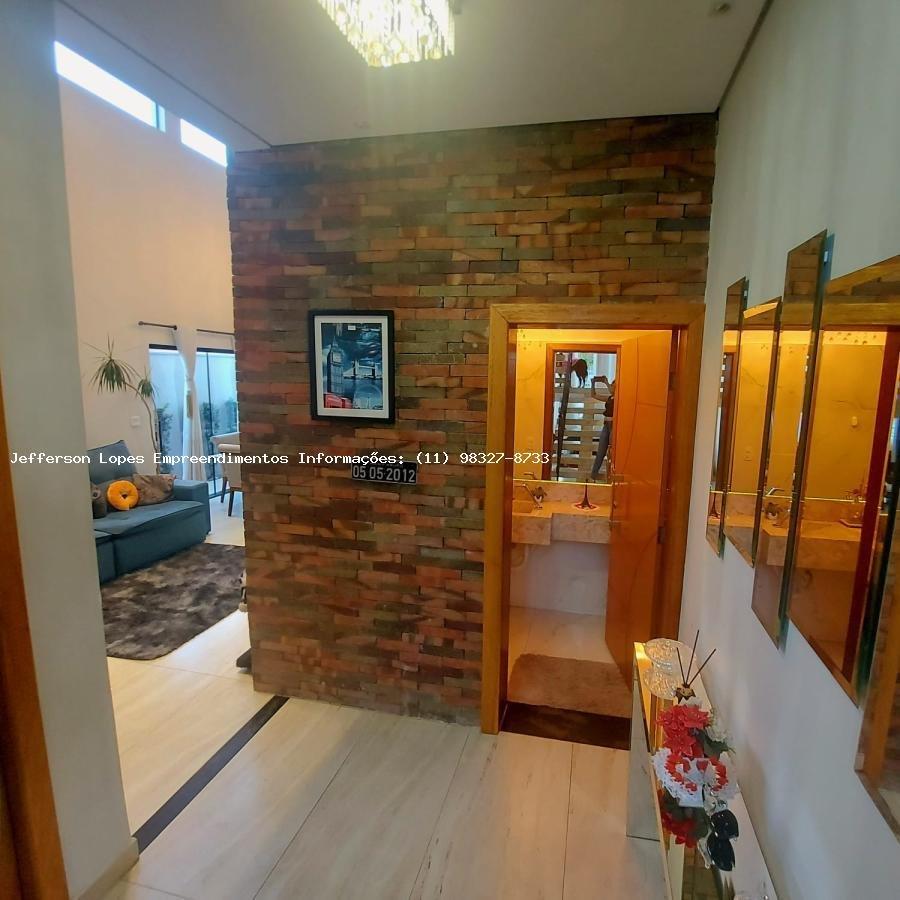 Casa à venda com 2 quartos, 185m² - Foto 7