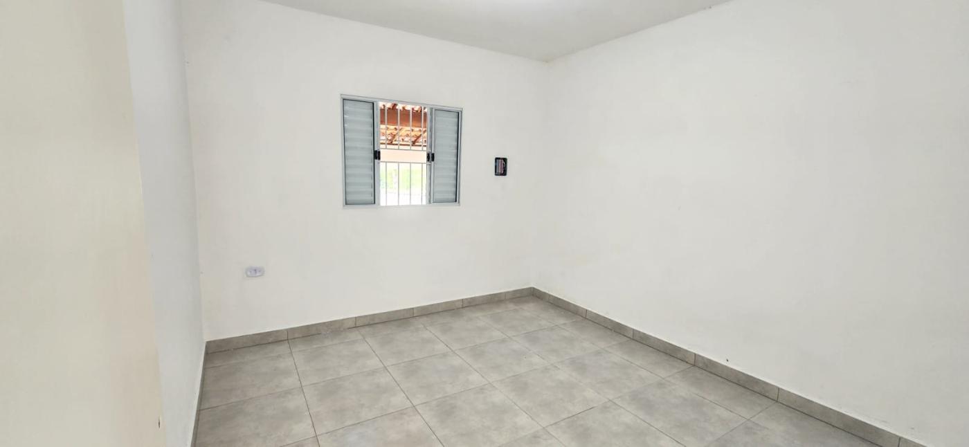 Casa à venda com 2 quartos, 125m² - Foto 2