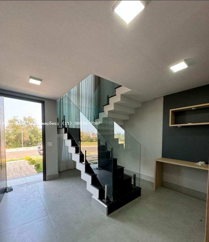 Casa à venda com 3 quartos, 209m² - Foto 3