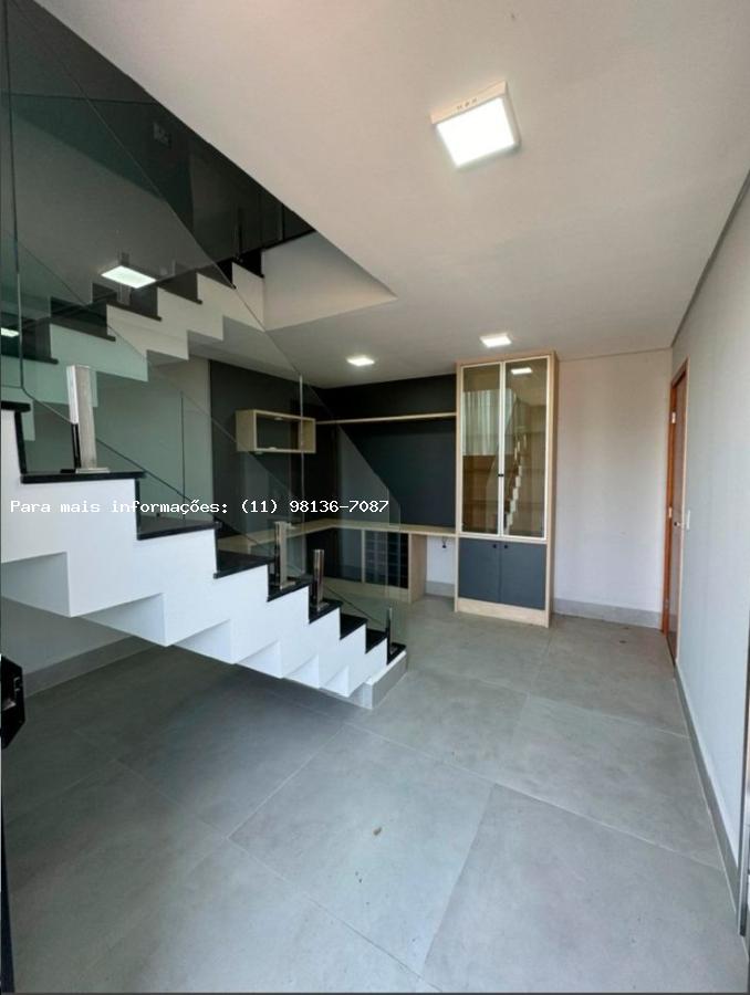 Casa à venda com 3 quartos, 209m² - Foto 2