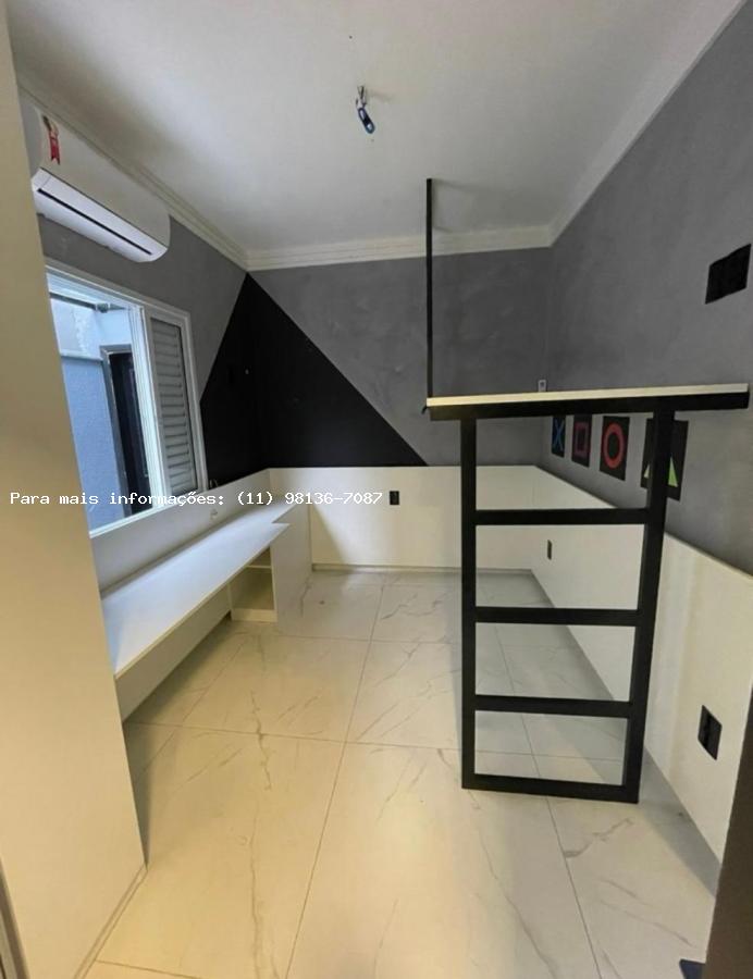 Casa à venda com 3 quartos, 333m² - Foto 8