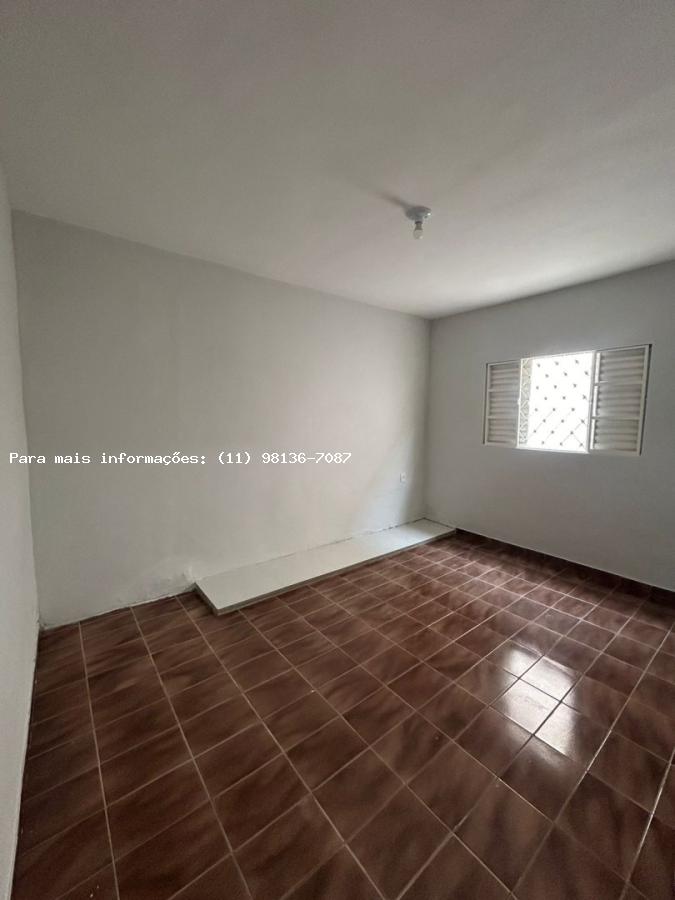 Casa à venda com 2 quartos, 150m² - Foto 3