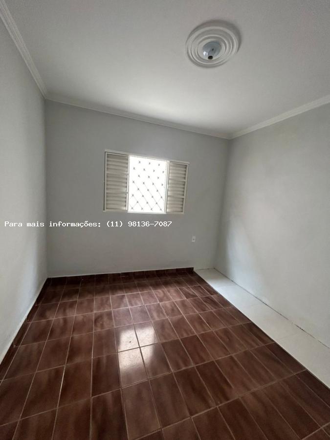 Casa à venda com 2 quartos, 150m² - Foto 4