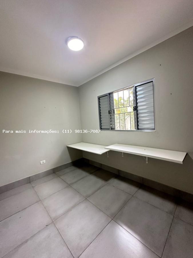 Casa para alugar com 2 quartos, 270m² - Foto 7