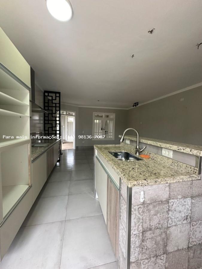 Casa para alugar com 2 quartos, 270m² - Foto 5