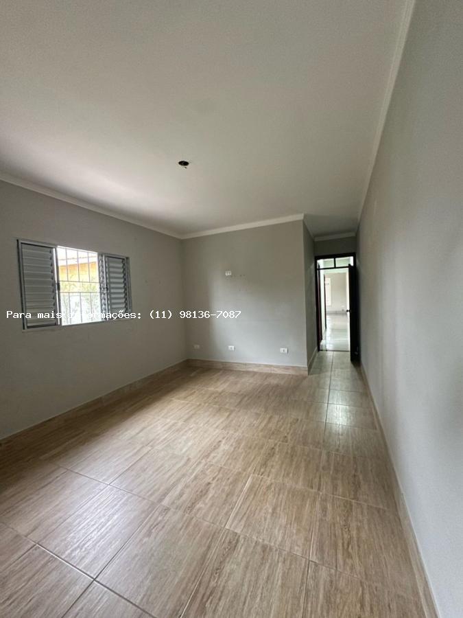 Casa para alugar com 2 quartos, 270m² - Foto 12