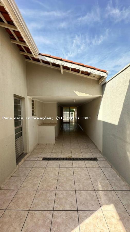 Casa para alugar com 3 quartos, 275m² - Foto 11