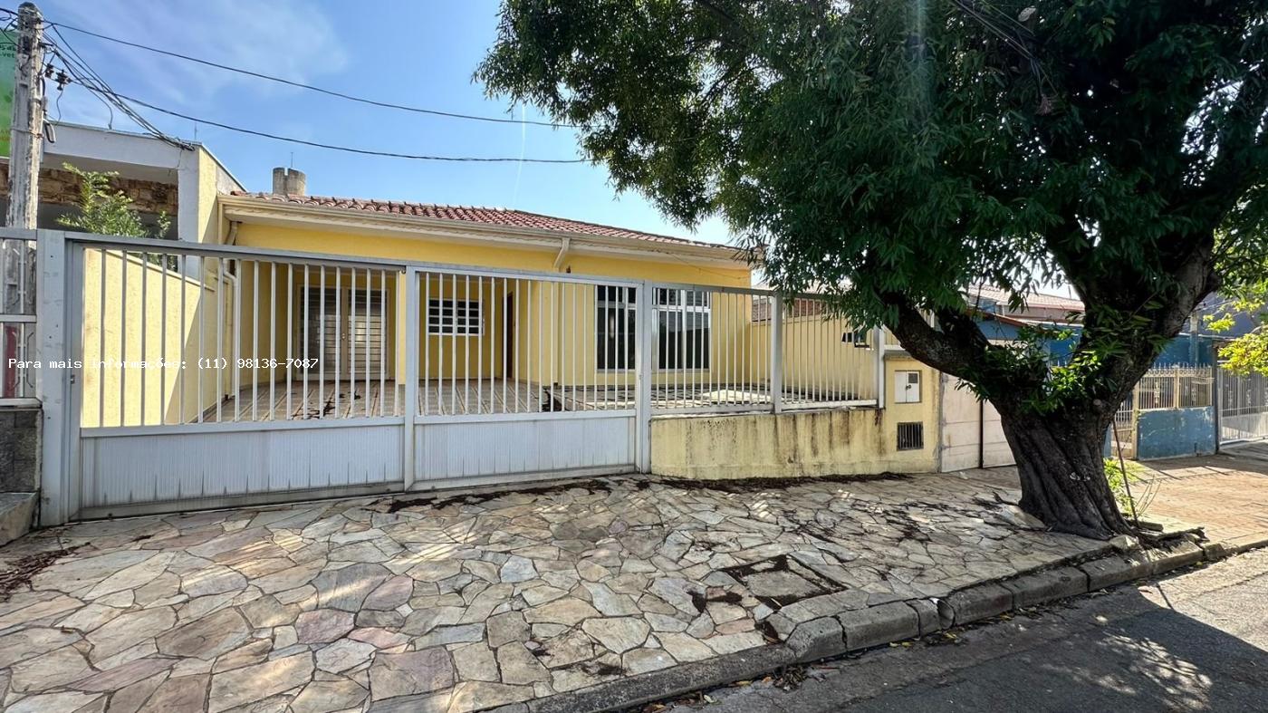 Casa para alugar com 3 quartos, 275m² - Foto 1