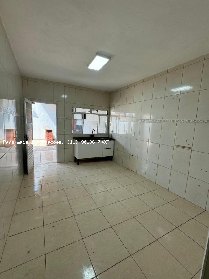 Casa para alugar com 2 quartos, 108m² - Foto 5