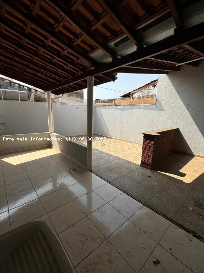 Casa para alugar com 2 quartos, 108m² - Foto 9