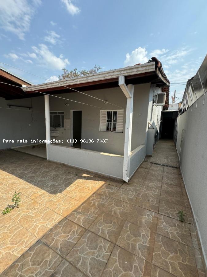 Casa para alugar com 2 quartos, 108m² - Foto 10