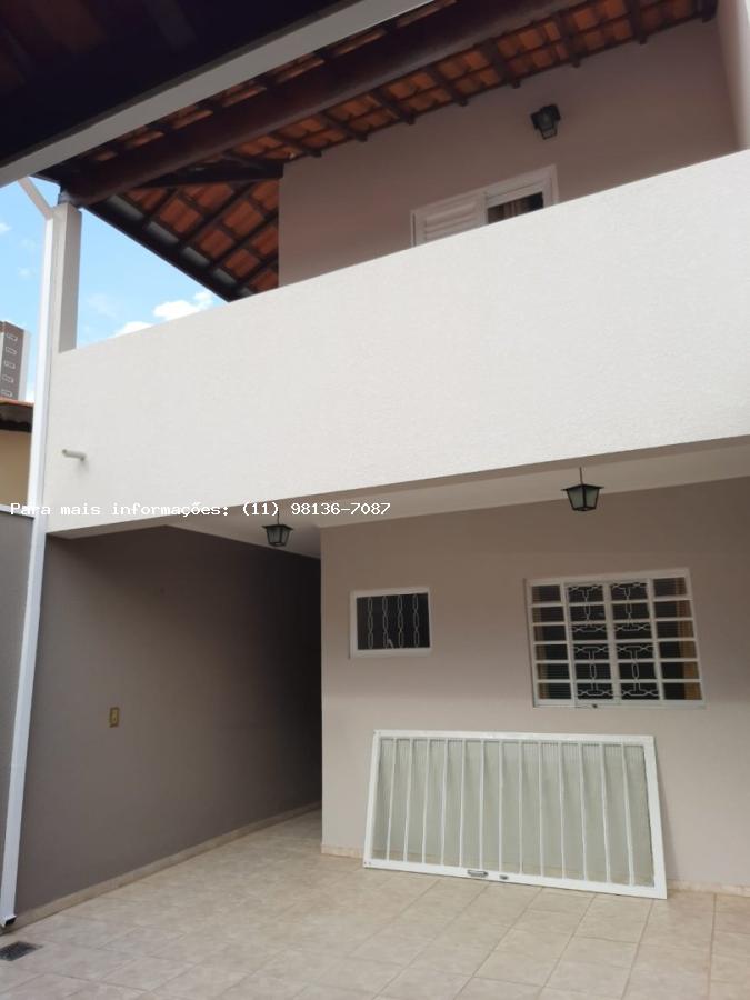 Casa à venda com 3 quartos, 150m² - Foto 4