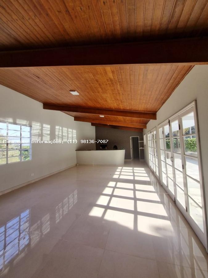 Casa à venda com 2 quartos, 372m² - Foto 3