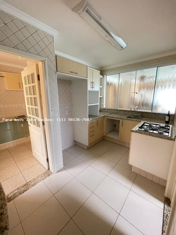 Casa para alugar com 3 quartos, 360m² - Foto 5