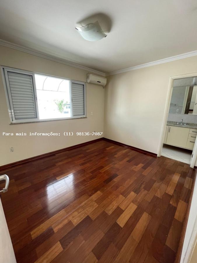 Casa para alugar com 3 quartos, 360m² - Foto 18