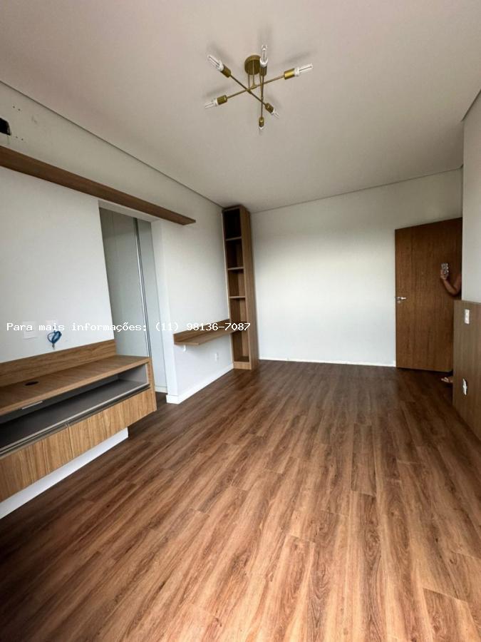 Casa para alugar com 3 quartos, 420m² - Foto 13